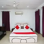 Oyo 18648 Raj Inn
