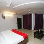 Oyo 18648 Raj Inn