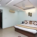 Oyo 18648 Raj Inn