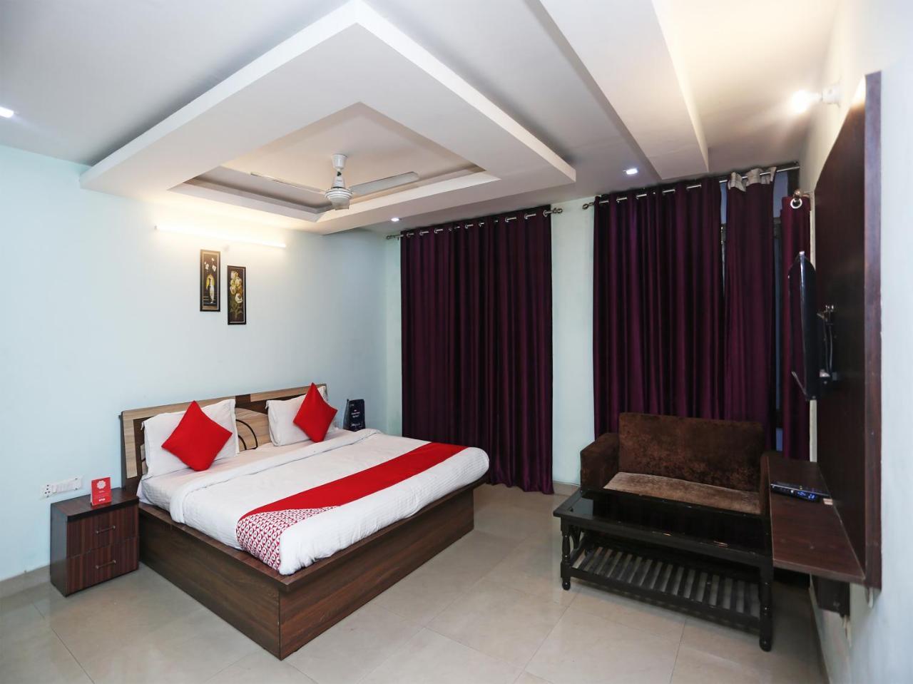 Hotel Oyo 18648 Raj Lucknow