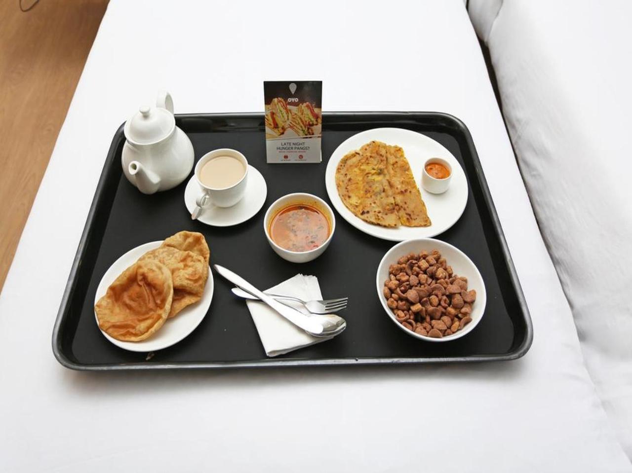 Oyo 18648 Raj 3* Lucknow