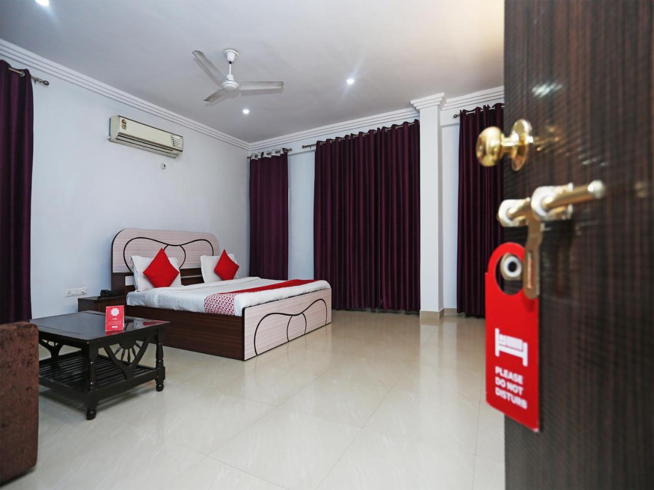 Hotel Oyo 18648 Raj